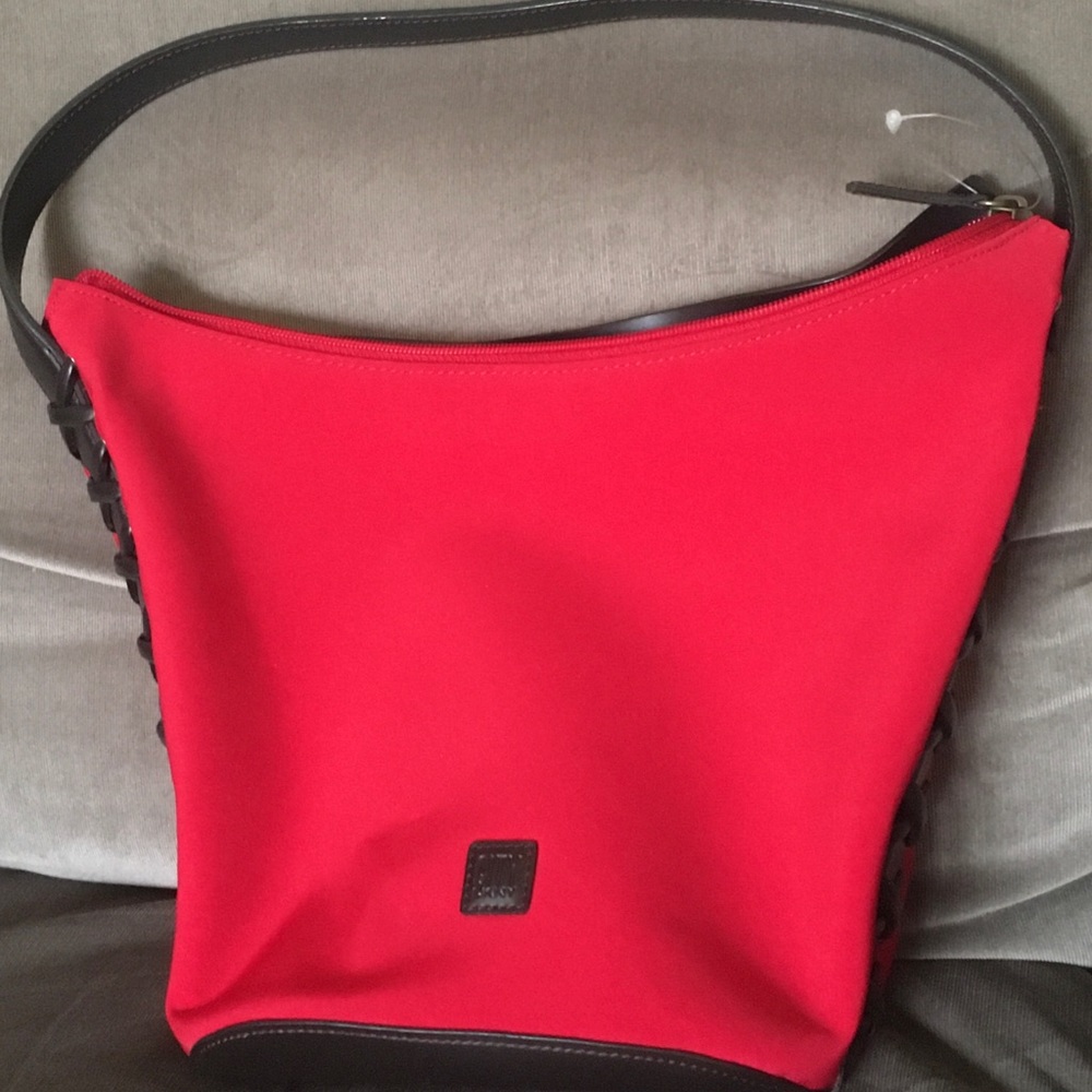 City DKNY bag, purse, beautiful style/ colour great for spring summer
